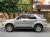 Gia đình bán xe Toyota Fortuner V đời cuối 2014