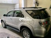 Gia đình bán xe Toyota Fortuner V đời cuối 2014