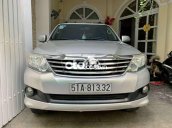 Gia đình bán xe Toyota Fortuner V đời cuối 2014