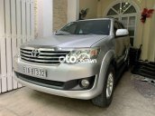 Gia đình bán xe Toyota Fortuner V đời cuối 2014