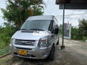 Cần bán Ford Transit màu bạc đời cuối 2015 xe đẹp