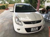 I 29 Hyundai 2010 màu trắng, xe chạy gia đình