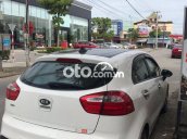 Xe Kia Rio 5 cửa, đăng kí 2013, màu trắng.