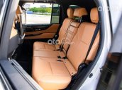 Mới 100% xe giao ngay ko phải đợi đặt hàng, giá tốt