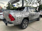 Toyota Hilux 2.8 2 cầu bán tải hãng 176 hạng mục