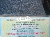 yasis 2016 trắng ngọc trai zin 100%