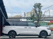 KIA Carnival 2.2D Signature 7 ghế logo mới