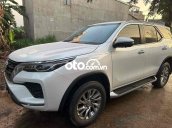 cần bán xe Fortuner gia đình mới mua như mới 99%