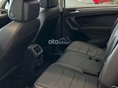 Volkswagen Tiguan trắng 7 Chỗ SUV sẵn xe giao ngay khuyến mãi cưc lớn