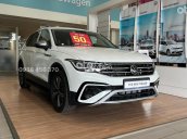 Volkswagen Tiguan trắng 7 Chỗ SUV sẵn xe giao ngay khuyến mãi cưc lớn