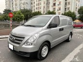 Hyundai Grand Starex 2.5 MT tải van 3 chỗ