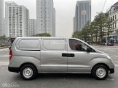 Hyundai Grand Starex 2.5 MT tải van 3 chỗ