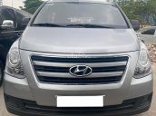 Hyundai Starex tải van 6 chỗ,670kg sản xuất 2017 màu Bạc