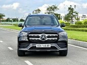 Màu đen nội thất kem, lăn bánh 11.000miles