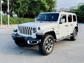 Jeep Wrangler Unlimited sản xuất 2020 nhập Mỹ, trắng nội thất đen chạy 2 vạn km cực chất