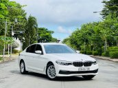 Bán bmw 520i trắng kem model 2019 siêu lướt