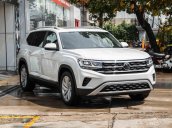 màu trắng Khuyến Mãi 100% trước bạ cùng thẻ Vip 300 tr cho Khách Hàng mua xe tháng 9/2023