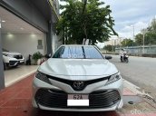 trắng, nội thất kem, siêu lướt 2 vạn, có bô thể thao độc đáo