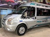 xe Ford tải van 6 chỗ