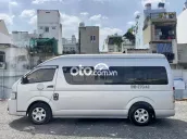 Toyota Hiace 3.0, sản xuất 2018, màu bạc