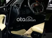 Lexus IS 350 Đen và nội thất kem