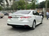 Bán xe Toyota Camry 2021