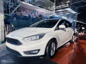 Ford Focus 2015 số tự động