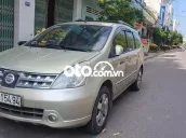 xe gia đình, Nissan grand livina