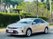 Bán xe Toyota Camry 2.5Q model 2016 vàng cát