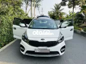 Tôi bán Kia Rondo Trắng 2017 tự động gia đình đi