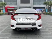 Honda Civic 1.8E 2019 lăn bánh 5v7 km