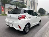 Hyundai i10 1.2 AT 2022 trắng, đi gần 2 vạn