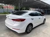 Hyundai Elantra 2016 số tự động