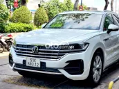 Xe Volkswagen Touareg 2023