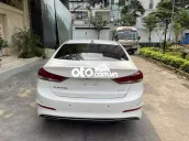 hyundai Elantra bản 2.0 AT