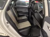 Sedan 5 chỗ giá rẻ, máy số ngon, thân vỏ chắc chắn