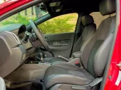 Màu đỏ nội thất đen chạy hơn 5v km