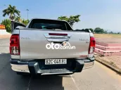 Bán xe Toyota Hilux 2018 số tự động 2 cầu bản full