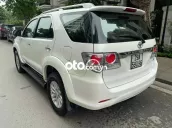 Toyota Fortuner 2012 trắng AT