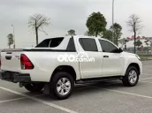 Toyota Hilux 2020 trắng