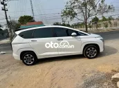 Hyundai Stargazer 2023 màu trắng