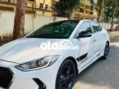 Hyundai Elantra 2017 số tự động