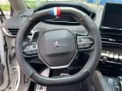 Trang bị full option hiện đại
