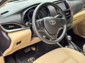 Xe còn mới cứng