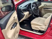 Xe còn mới cứng