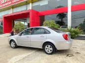 Sedan 5 chỗ giá rẻ, máy số ngon, thân vỏ chắc chắn