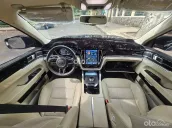 Mới 99% nhà mua mới, chạy 8.500km ngay chủ đứng tên