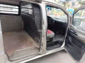 Ba chỗ ngồi số sàn máy dầu