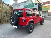 Số tự động 2.0L 4x4 AT máy xăng, màu đỏ