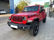Số tự động 2.0L 4x4 AT máy xăng, màu đỏ